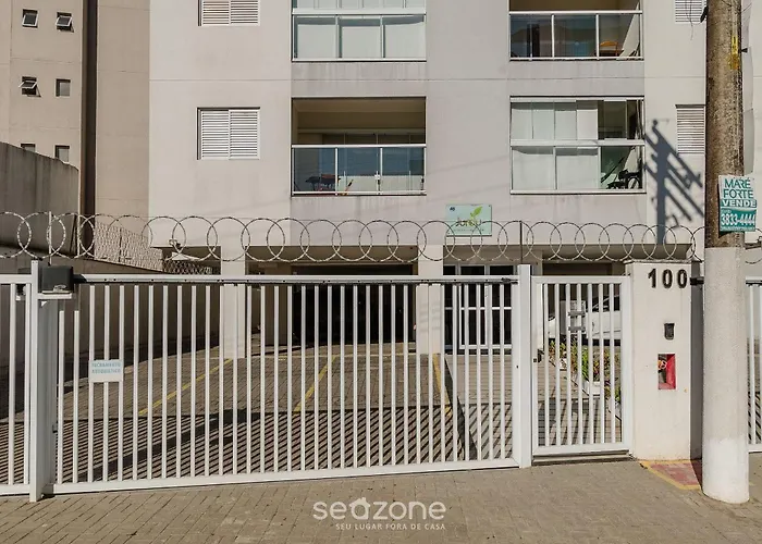 RJI - Apartamentos próximos da praia de Itaguá
